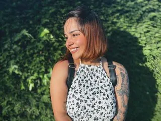 LoisLayne – webcam model profile photo Image 5