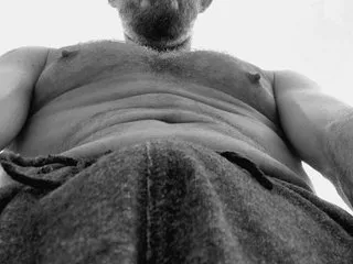 LilithStonne – webcam model profile photo Image 3