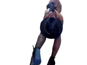 PrincessPlee – webcam model profile photo Image 2