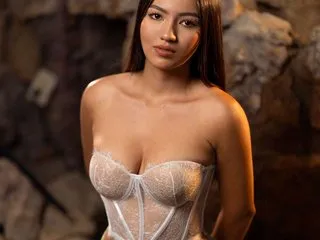 akamilasweetcm101 – webcam model profile photo Image 2