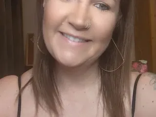 ThickyYvonne – webcam model profile photo Image 2