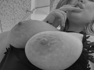 Lady766 – webcam model profile photo Image 4