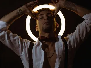 AnyaArai – webcam model profile photo Image 3