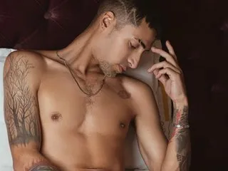 AnyaArai – webcam model profile photo Image 4