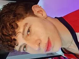 LisaPearly – webcam model profile photo Image 2