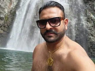 Hotuncut19 – webcam model profile photo