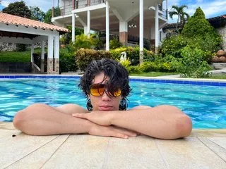 Vixenxmilky – webcam model profile photo Image 3