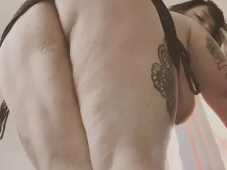 alanaascott – webcam model profile photo Image 4