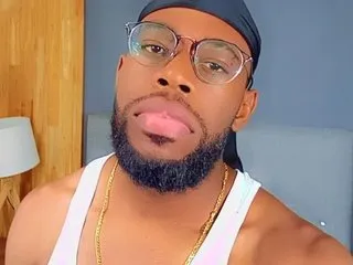 SariMiller – webcam model profile photo Image 2