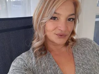 akamilasweetcm101 – webcam model profile photo Image 3