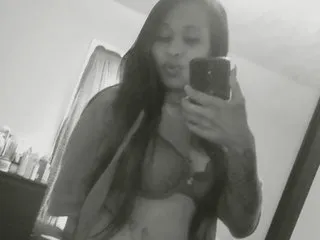 Latinadulcemami – webcam model profile photo Image 2