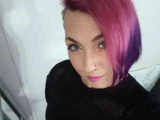 ThaniaHill – webcam model profile photo Image 2