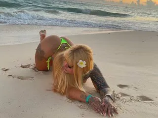 Wildfruit – webcam model profile photo Image 2