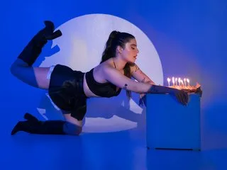 akamilasweetcm101 – webcam model profile photo Image 2