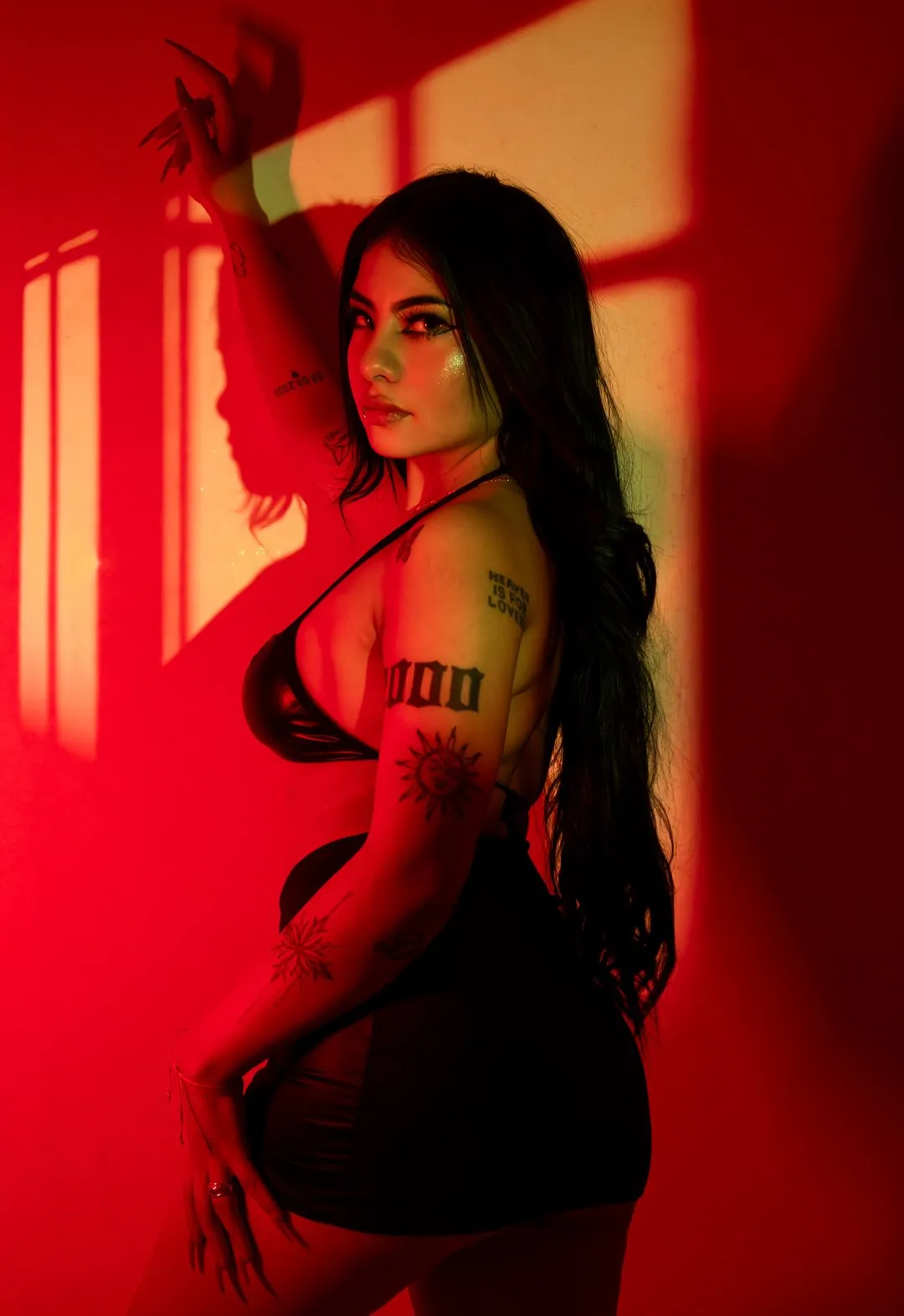 SweetAsHoneyWet4U – webcam model profile photo Image 2