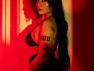 SweetAsHoneyWet4U – webcam model profile photo Image 3