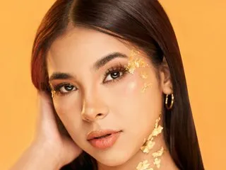 MaishaCobain – webcam model profile photo Image 5