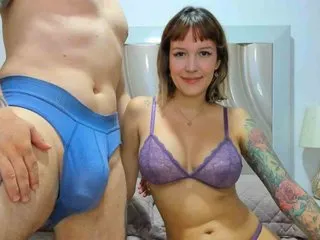 SariMiller – webcam model profile photo Image 3