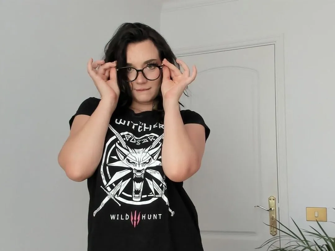 NinaMuller – webcam model profile photo Image 2