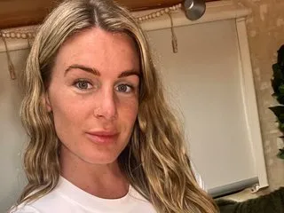 PixiePlayful_ox – webcam model profile photo