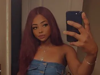 Luna_Sanders – webcam model profile photo Image 2