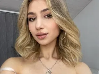 SarahTray – webcam model profile photo