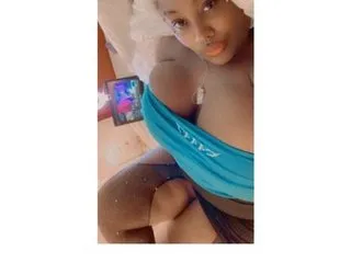 Sexylexy33 – webcam model profile photo