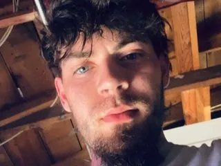 Strokesbwc webcam show