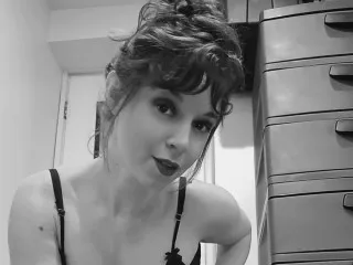 suzyque – webcam model profile photo