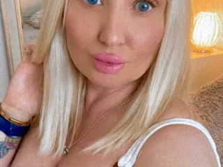 akamilasweetcm101 – webcam model profile photo Image 2