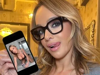 VIRGINIECAPRICE – webcam model profile photo