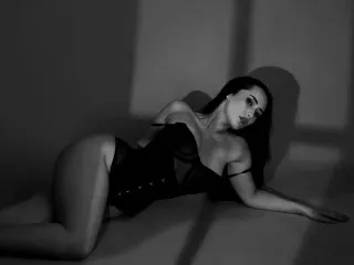 ZaraHartUK – webcam model profile photo