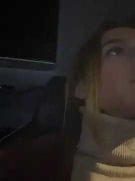 SexyMona – webcam model profile photo Image 18