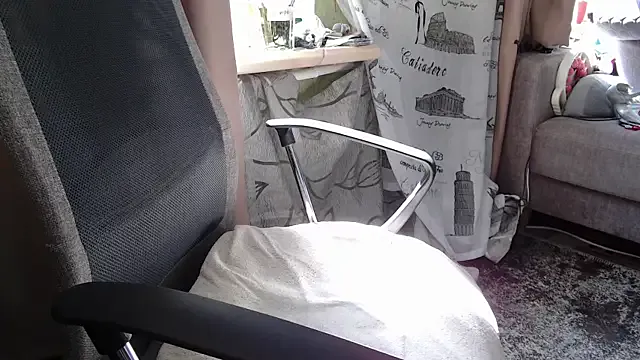 akamilasweetcm101 – webcam model profile photo Image 2