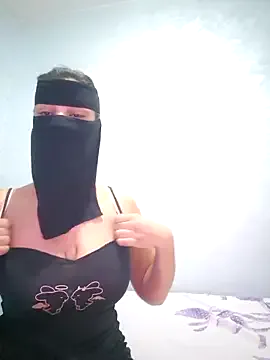 Badgirltorii – webcam model profile photo Image 6