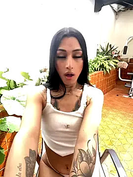 AryaMyers – webcam model profile photo Image 4