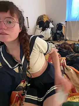 CarleeVelvet – webcam model profile photo Image 3