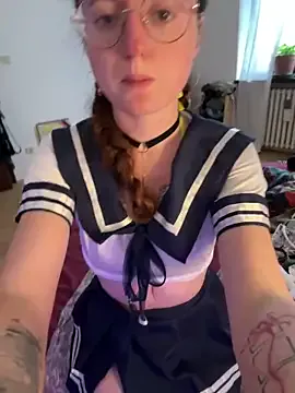 CarleeVelvet – webcam model profile photo Image 6