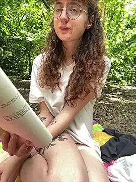 CarleeVelvet – webcam model profile photo Image 7