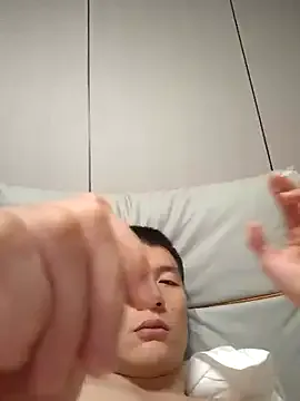 BustyRea – webcam model profile photo Image 2