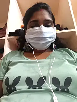 SaraWinehouse webcam show Image 3