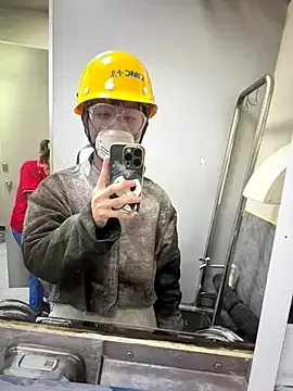 LauCamila – webcam model profile photo Image 2