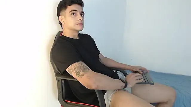 p-nyan4 – webcam model profile photo Image 4