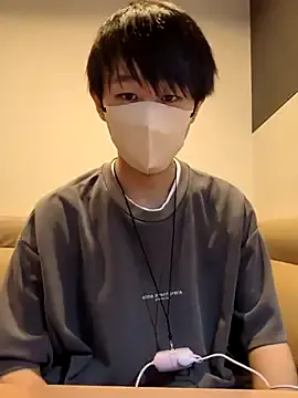 zui_lu – webcam model profile photo Image 7