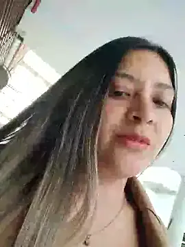 Ada_33 – webcam model profile photo Image 3