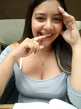 Ada_33 – webcam model profile photo Image 6