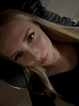 PocketSizeOliviaLive webcam show Image 18