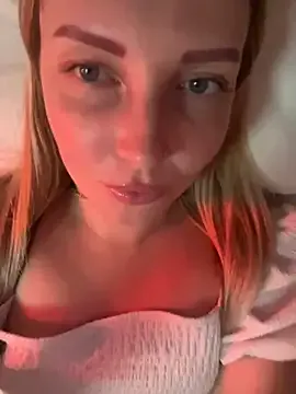 PocketSizeOliviaLive webcam show Image 3