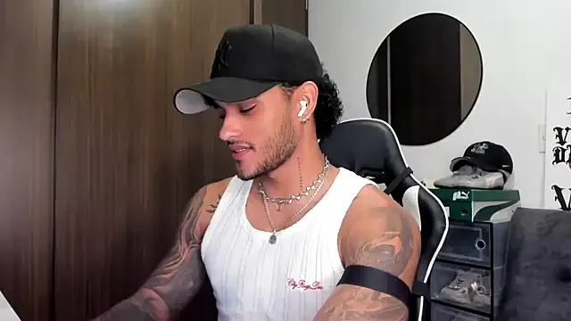 akamilasweetcm101 – webcam model profile photo Image 11