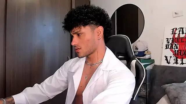 akamilasweetcm101 – webcam model profile photo Image 16